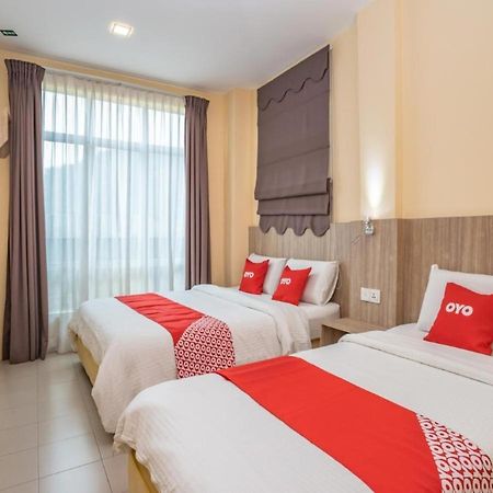 Hotel The Island Pekan Pangkor Kültér fotó