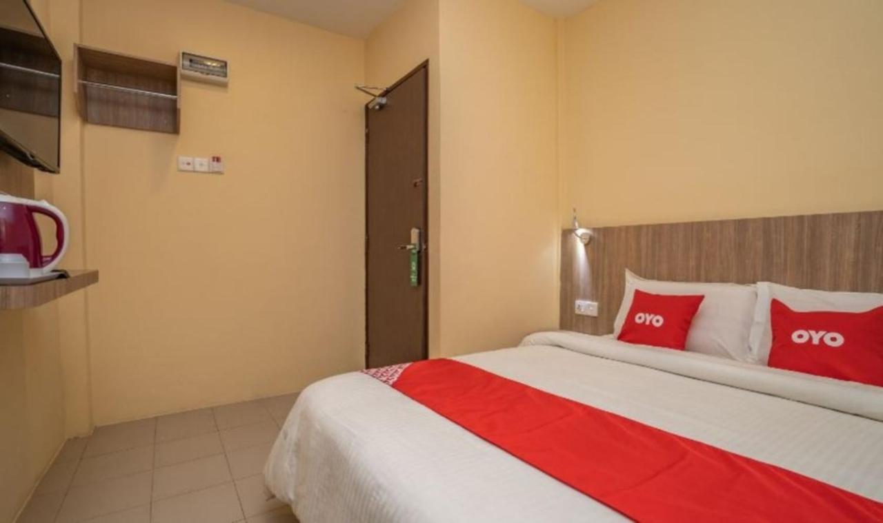 Hotel The Island Pekan Pangkor Kültér fotó