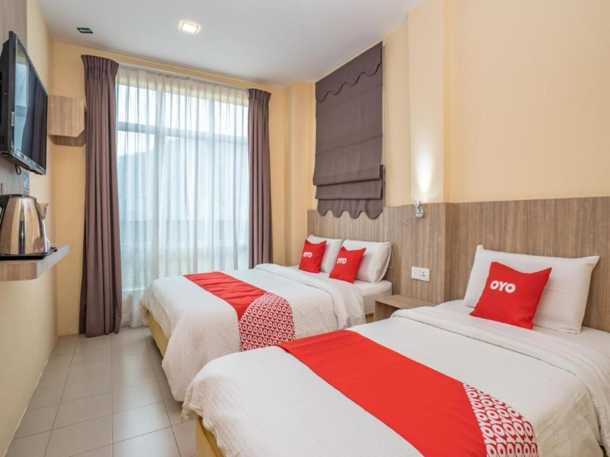 Hotel The Island Pekan Pangkor Kültér fotó