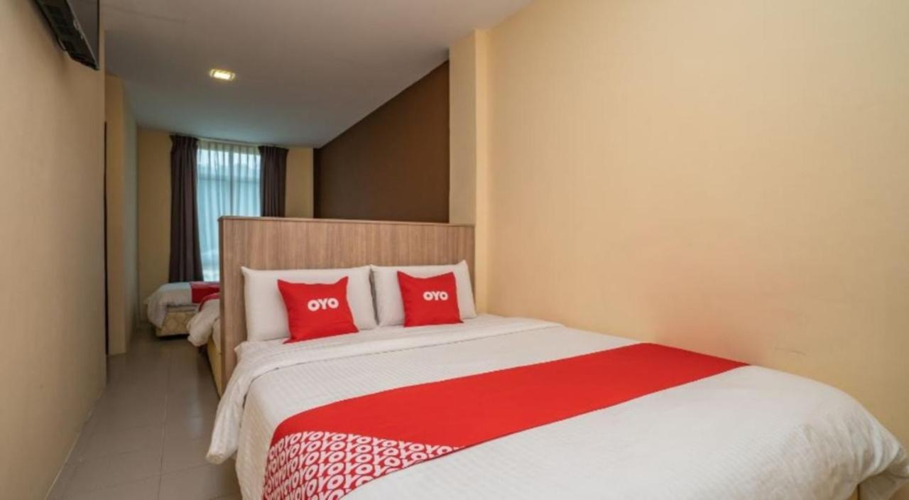 Hotel The Island Pekan Pangkor Kültér fotó